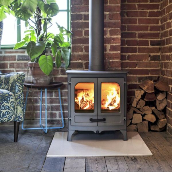 Island II on vlase crackle hearth